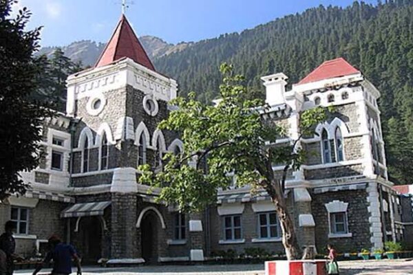 त्रिस्तरीय पंचायत चुनाव पर हाई कोर्ट की रोक